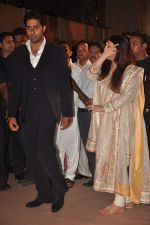 Aishwarya Bachchan, Abhishek Bachchan at the Honey Bhagnani wedding reception on 28th Feb 2012 (239).JPG